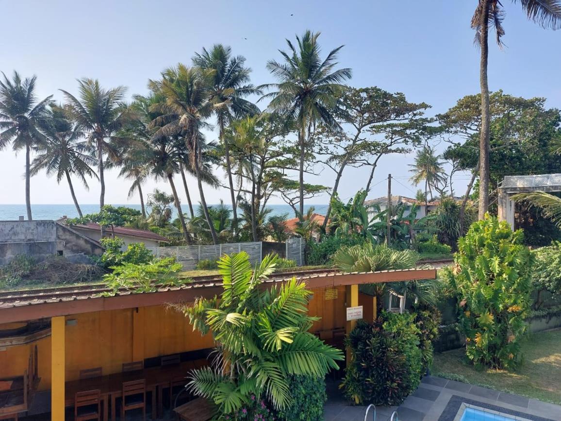 Ranveli Beach Hotel マウントラビニア エクステリア 写真