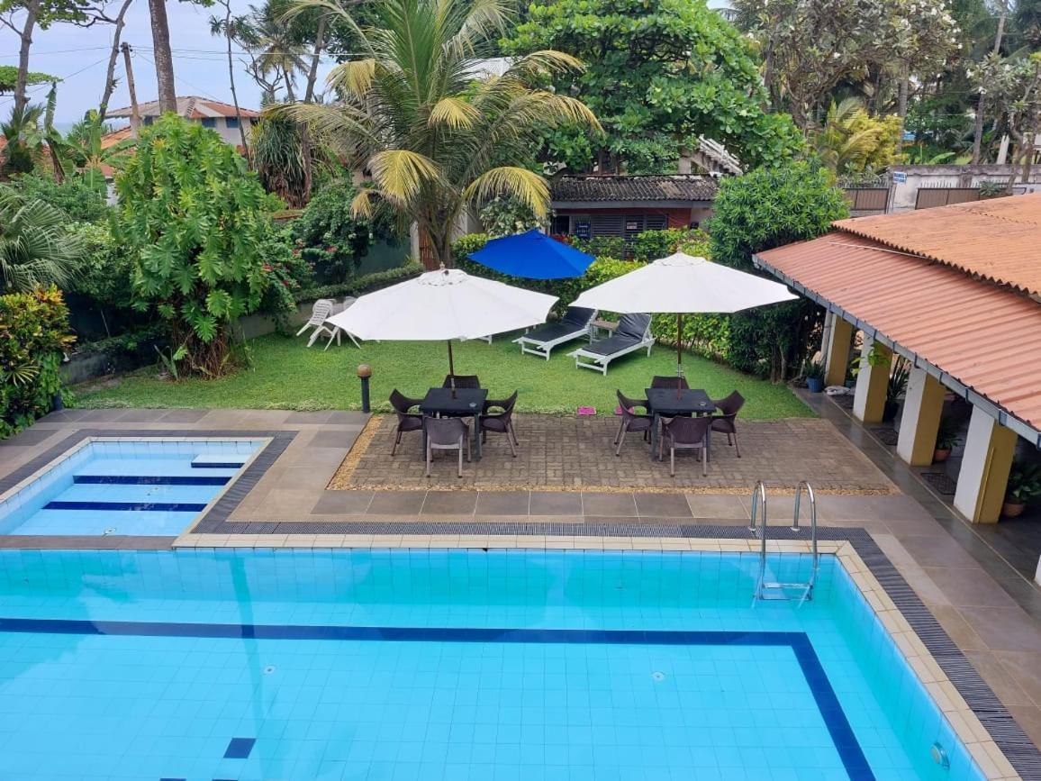 Ranveli Beach Hotel マウントラビニア エクステリア 写真